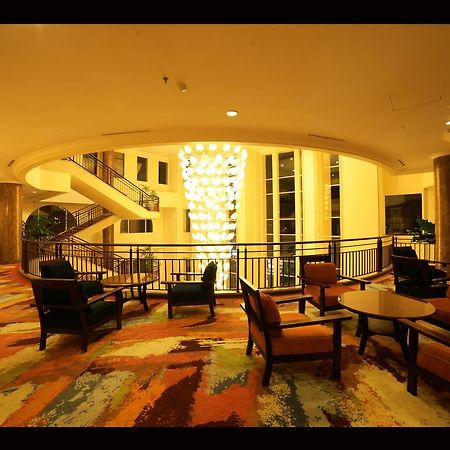 Grand Wahid Hotel Салатига Екстериор снимка