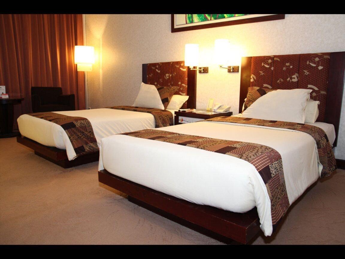 Grand Wahid Hotel Салатига Екстериор снимка