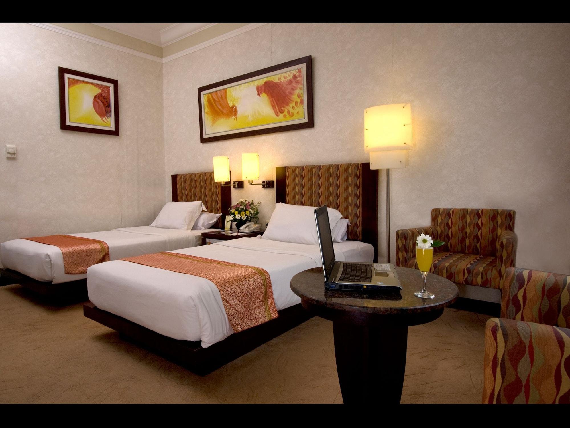Grand Wahid Hotel Салатига Екстериор снимка