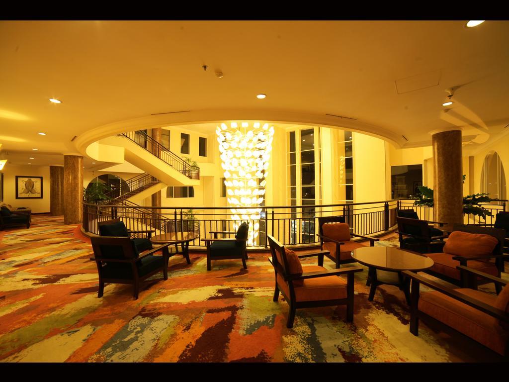 Grand Wahid Hotel Салатига Екстериор снимка